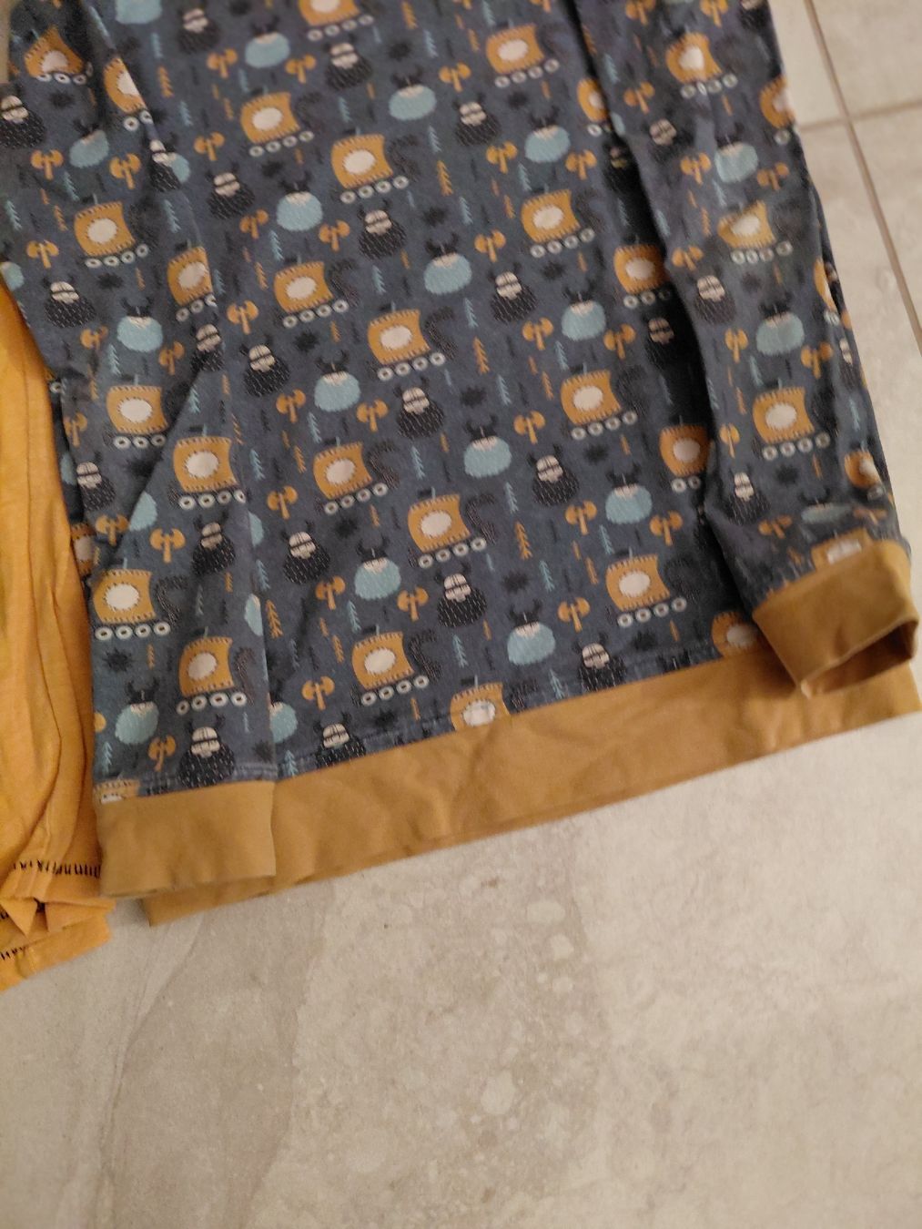 Pullover & Sweatshirts: Pullover  – Gebraucht aus Grenchen von fabai 2