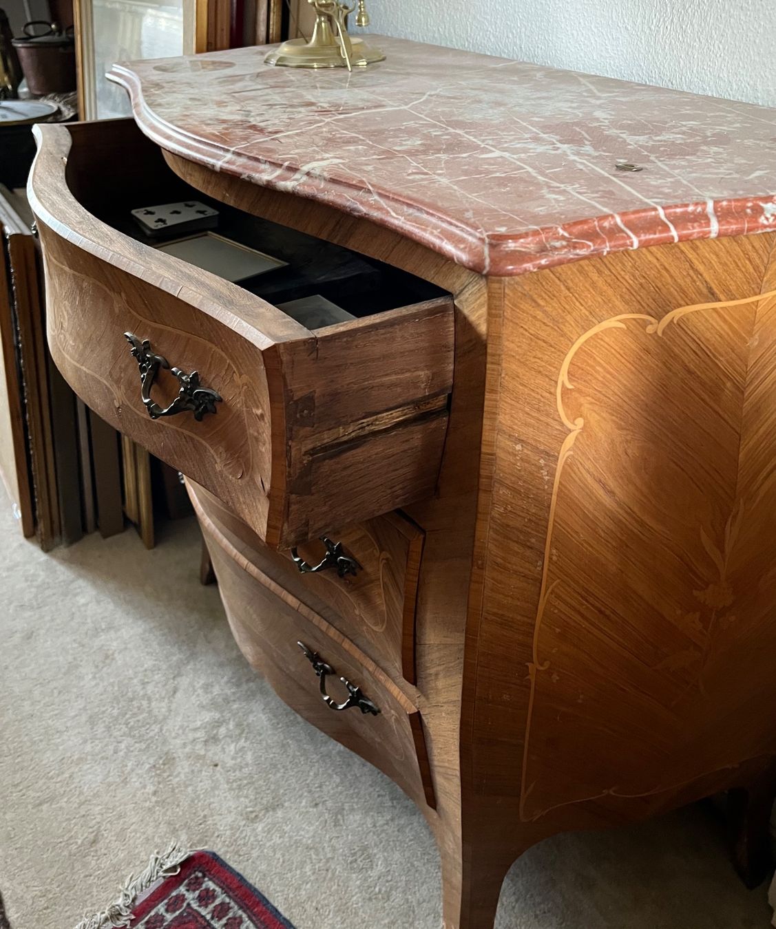 Kommoden: Antike Kommode Style Louis XV mit Marmorplatte, Intarsien – Gebraucht aus Schaffhausen von authentique 3