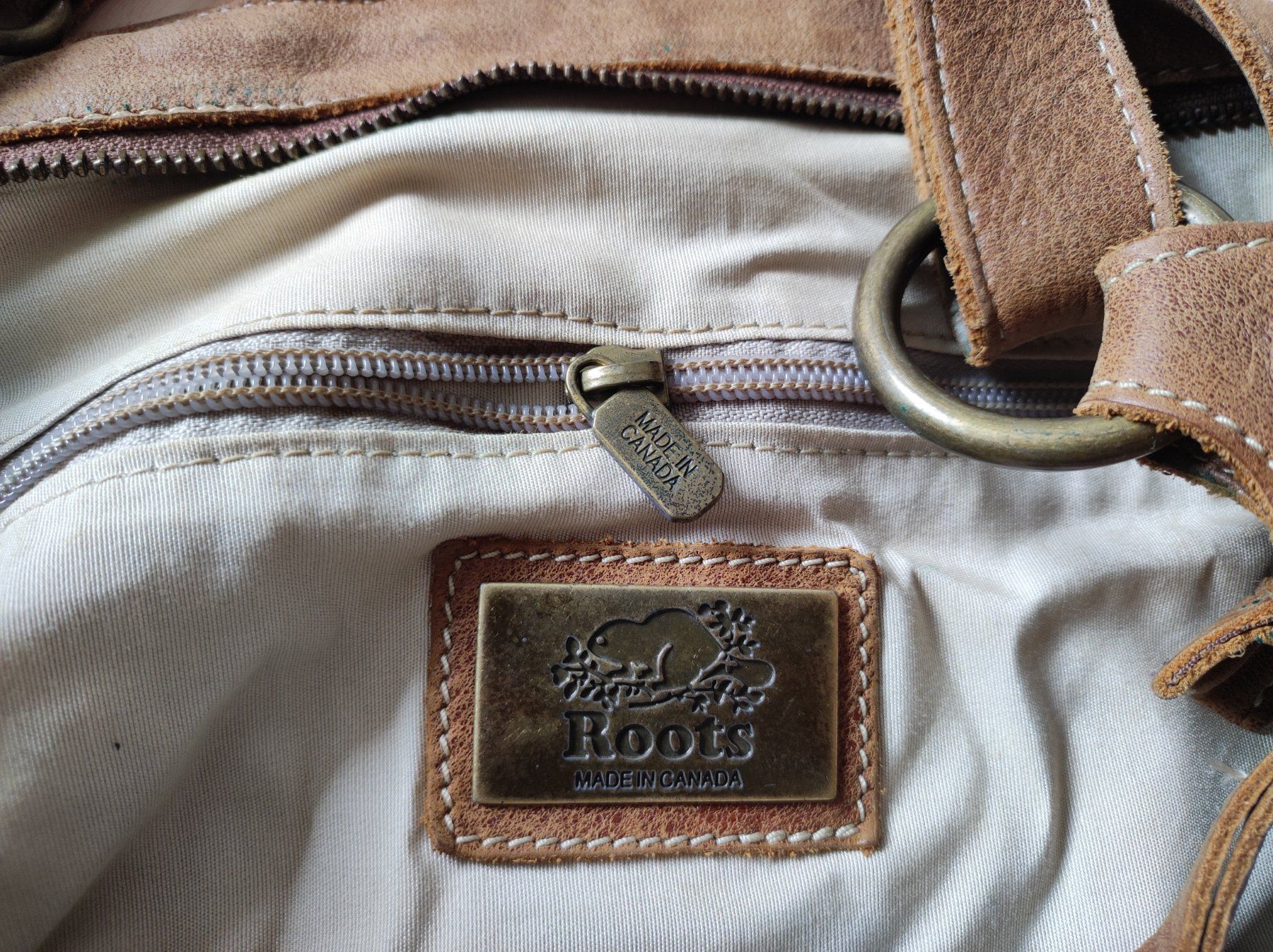Sonstige Kleidung & Accessoires: Roots Schultertasche aus Leder – Gebraucht aus Pfungen von aniar 1
