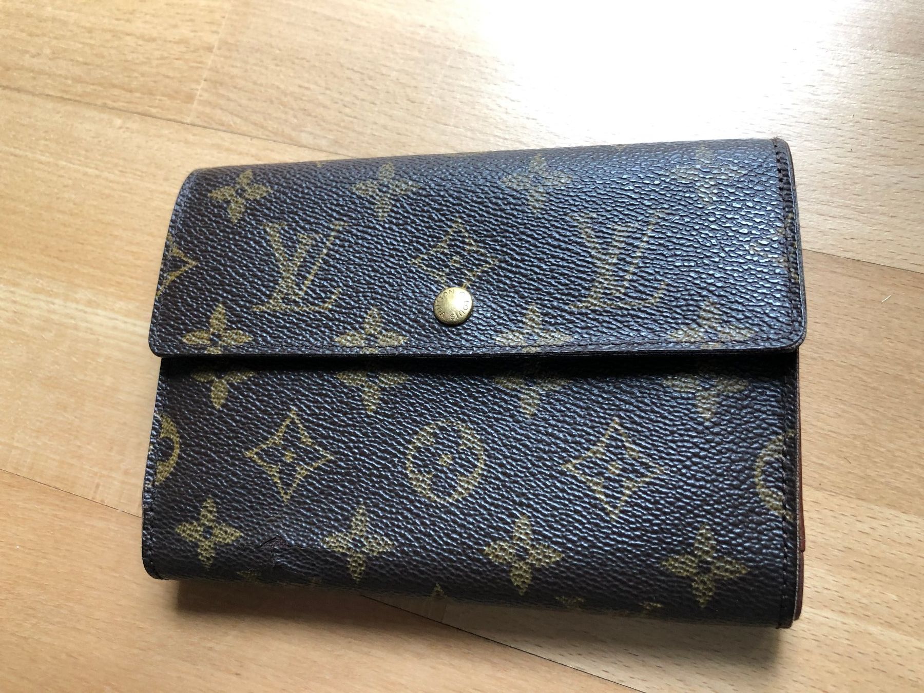 Louis Vuitton Portamonete: LOUIS VUITTON PORTEMONNAIE – Usato da Landquart venduto da geraldine25