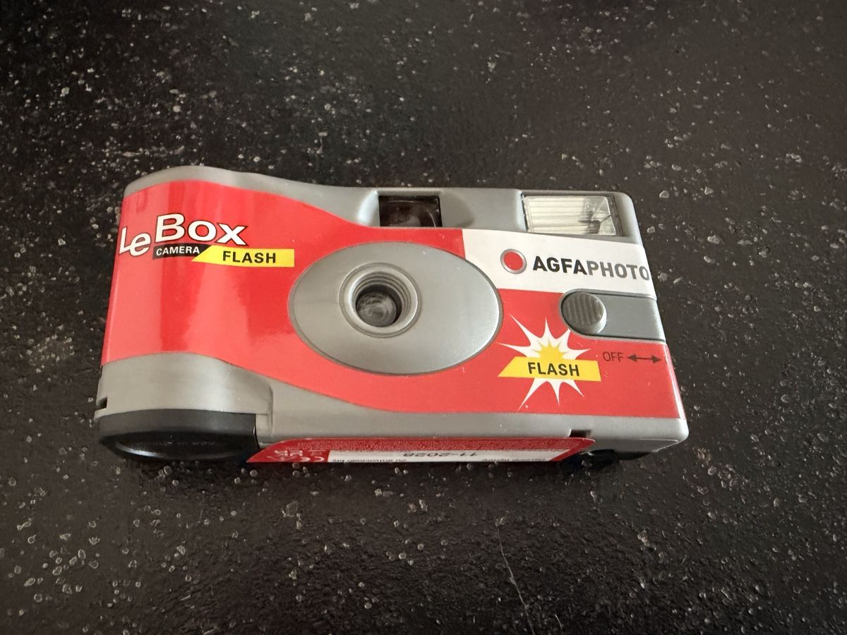 Agfa Fotocamera: AGFA LEBOX CAMERA mit Blitz, 27 Photos, neuwertiger  – Nuovo (secondo la descrizione) da Zürich venduto da Gadgets2020
