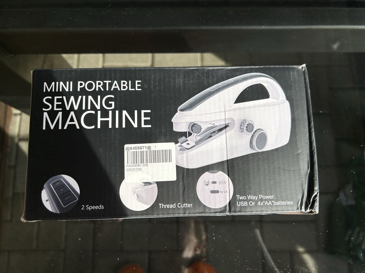 Macchine da cucire: New Mini Portable Sewing Machine - Compact and Convenient! – Nuovo (secondo la descrizione) da Saland venduto da ele_vc96 1