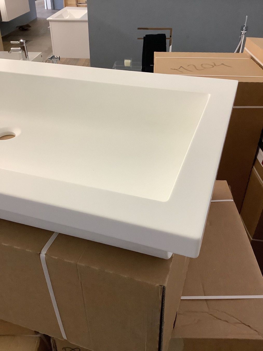 Mobili per bagno: Corian Waschtisch 110 x 52 cm – Nuovo e nell'imballaggio originale da Amriswil venduto da deluxe_bad 2