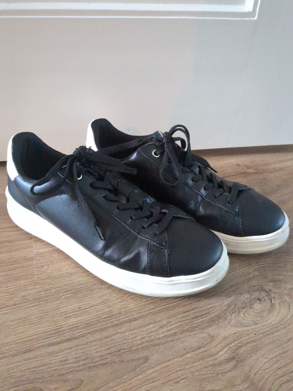 Bershka Scarpe da donna: Turnschuhe Grösse 39 – Usato da St. Gallen venduto da tj19