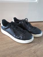 Turnschuhe Grösse 39