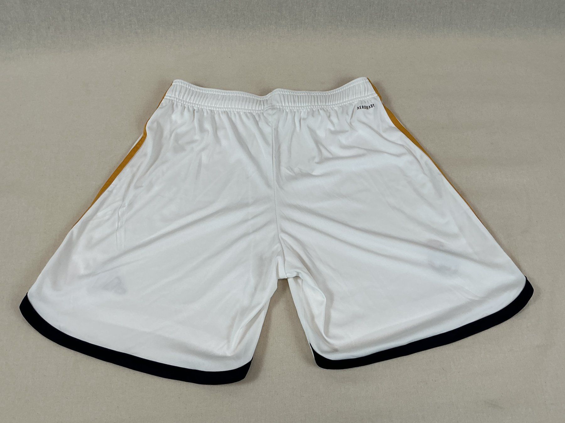 Adidas Leibchen & Hosen: REAL MADRID Trikot Grösse L – Gebraucht aus Richterswil von Restwert_Richterswil 6