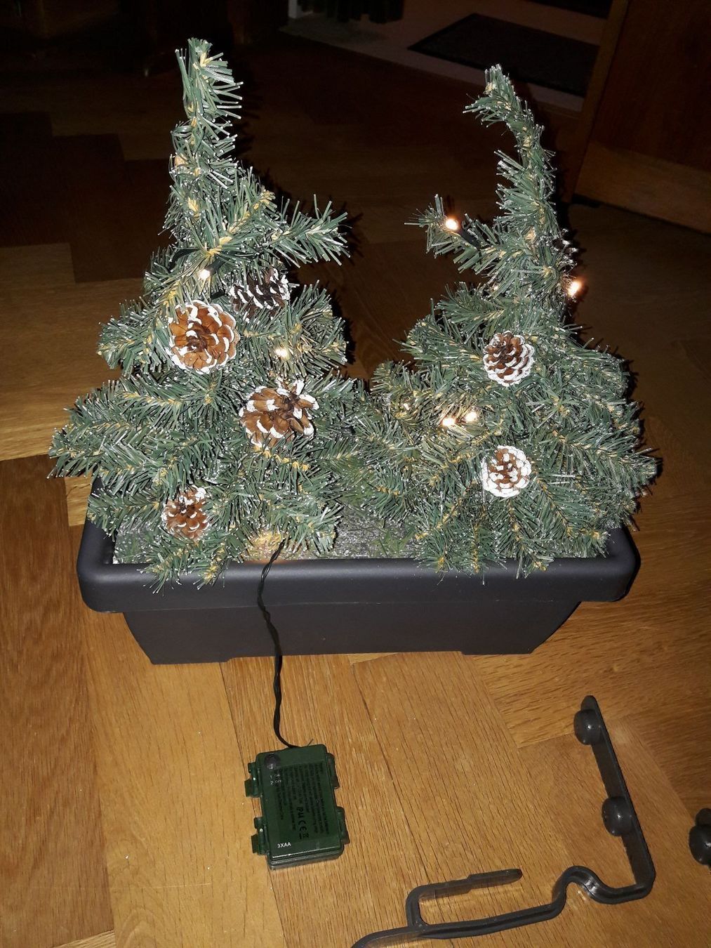 Tutte le decorazioni: Batteriebetriebene Tannenbäumchen – Usato da Liebefeld venduto da Plantschy 2