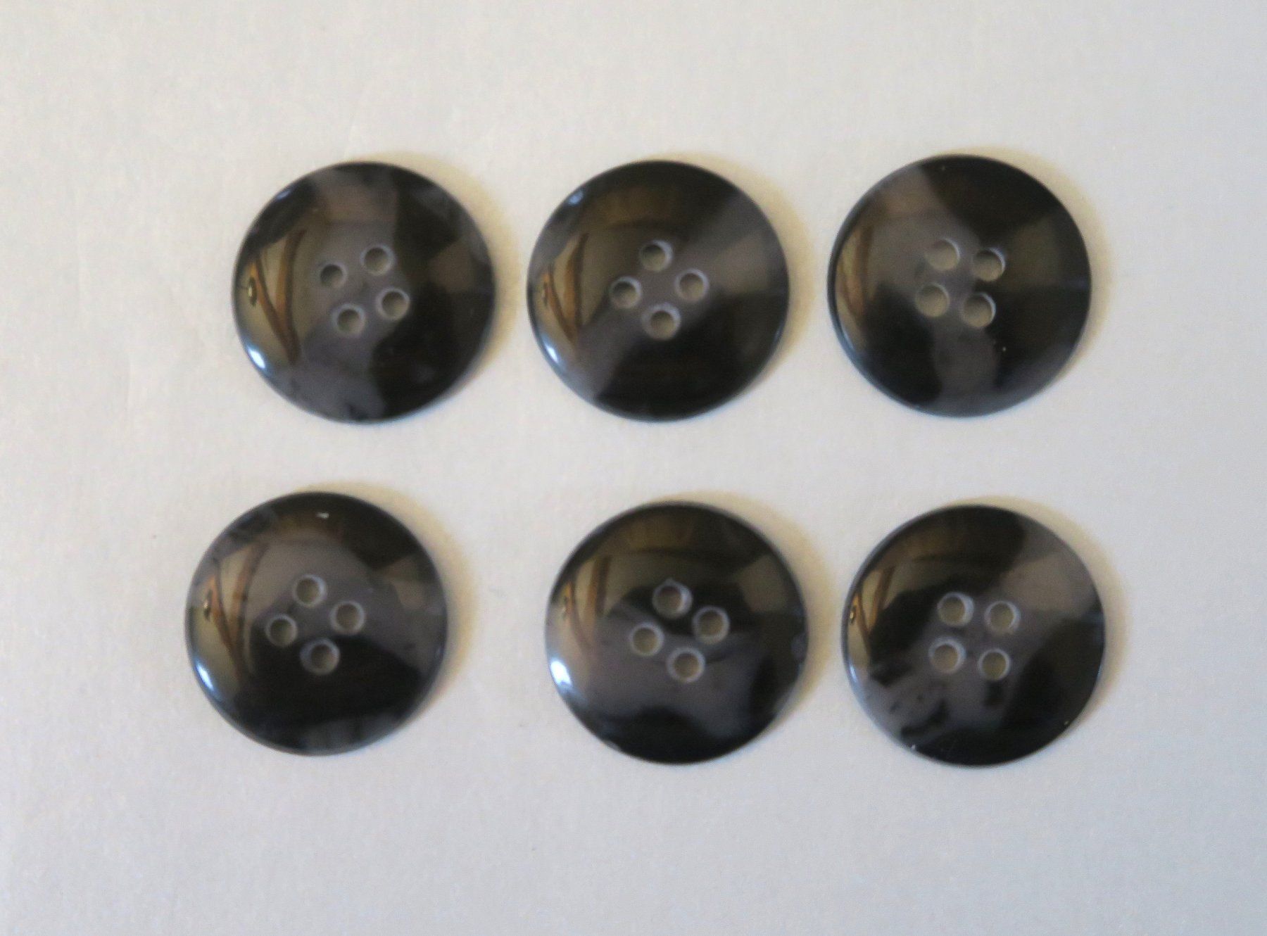 Knöpfe: 6 Knöpfe, ø 20 mm, schwarz/grau – Gebraucht aus Brittnau von marlenestone 1