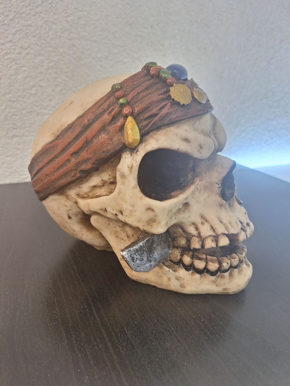 Alle Dekorationen: Totenkopf mit Degen – Gebraucht aus Horw von lee_mml6 1