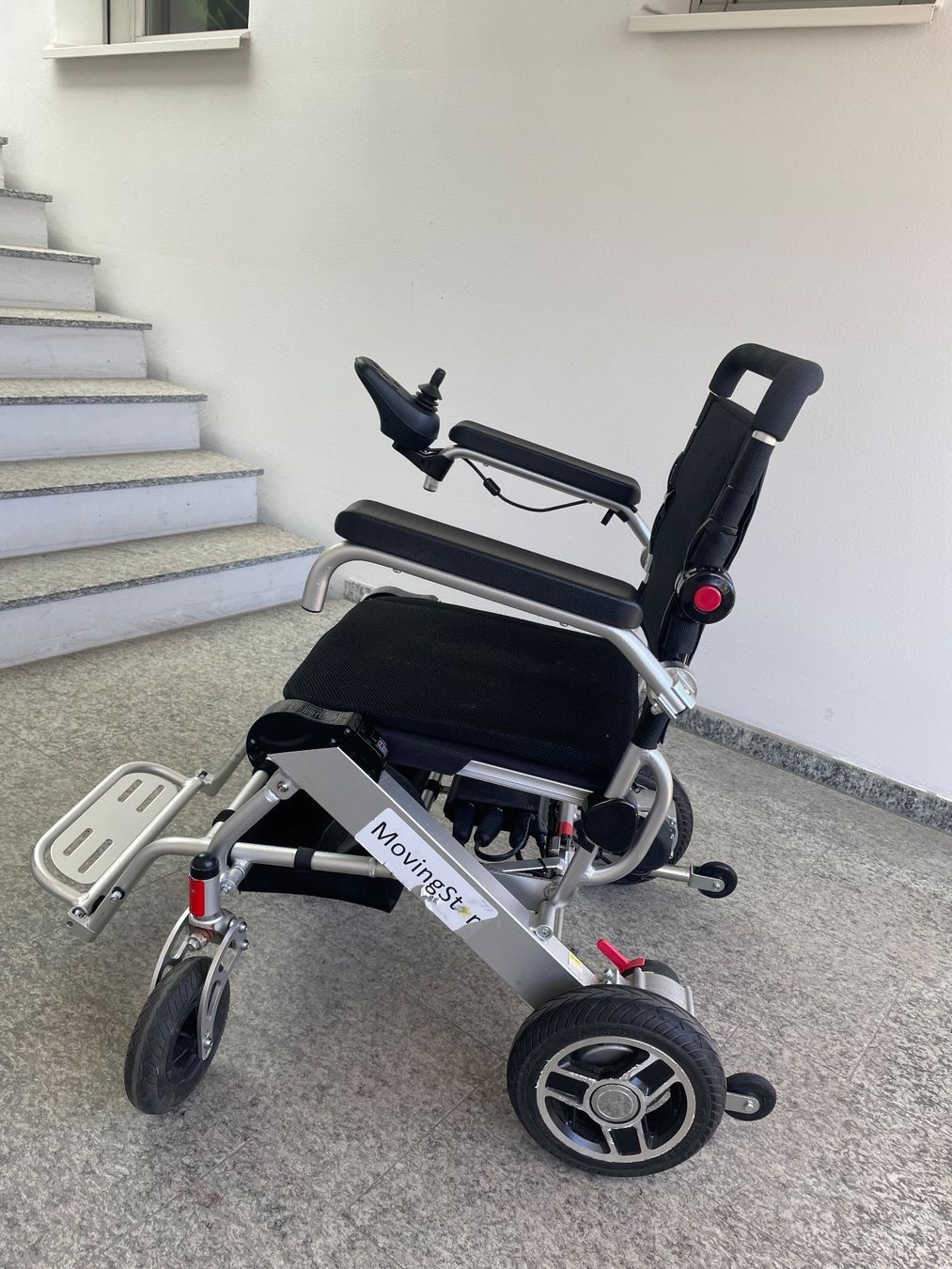 Chaises roulantes: Elektrorollstuhl – D'occasion à Russikon par Sunneschie79 2