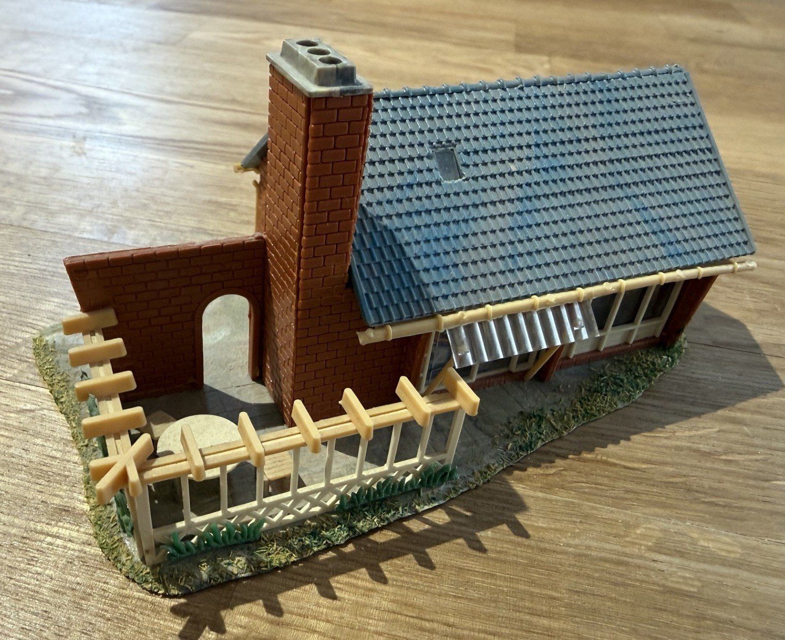 Faller Modellini di ferrovie: Lot de 5 maisons – Usato da Echallens venduto da Says1 2