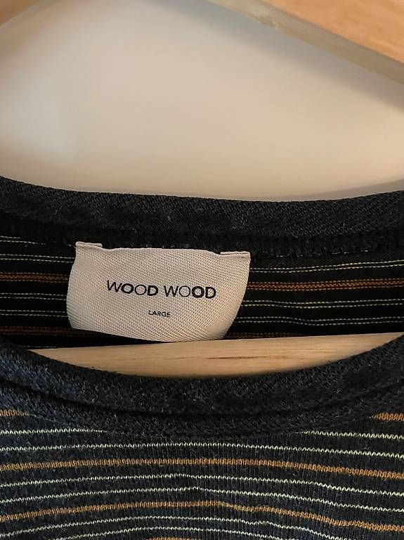 Maglioni & Felpe: Wood Wood Longsleeve L – Usato da Tegna venduto da JenTimo 1