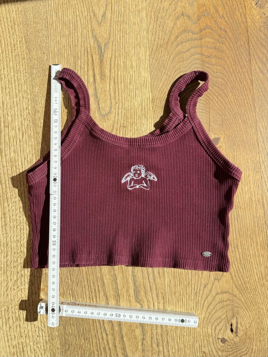 Pull&Bear Top: Pull&Bear Crop Top Bordeaux Engel | M – Usato da Samedan venduto da K7kgh 5