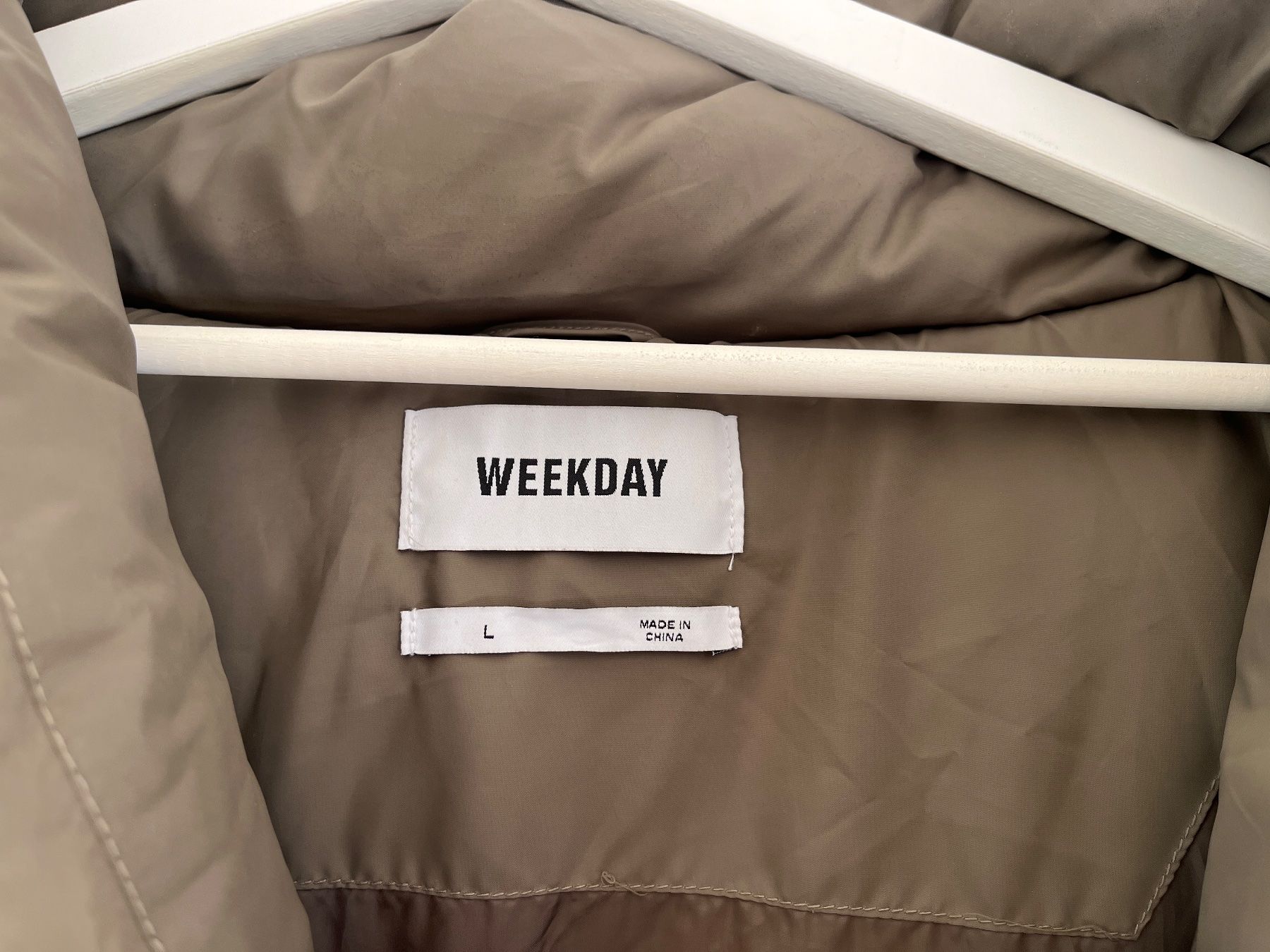 Weekday Giacche: Weekday Bright Puffer Jacke taupe Gr. L – Usato da Zürich venduto da bretxo 5