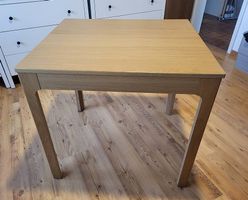 Ekedalen Tisch von Ikea