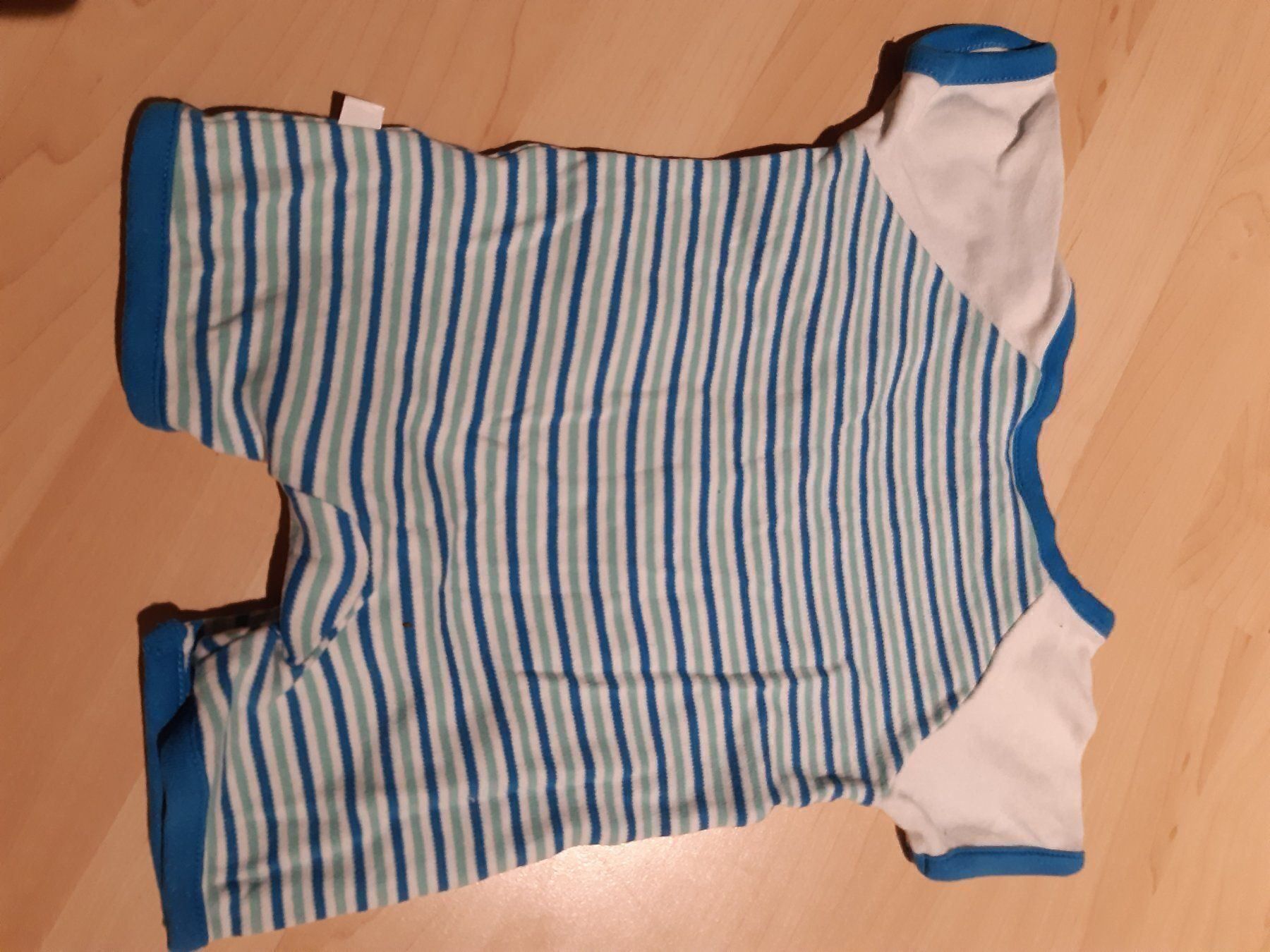 Lotti di vestiti: Baby Jäckchen und Kurzarm Strampler 50 – Usato da Ins venduto da PGD 3