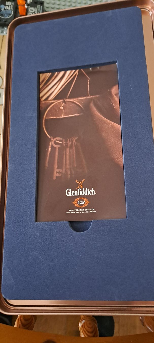 Glenfiddich Spiritueux: Glenfiddich 125 Anniversary Edition limitée. Neuf. – Neuf avec emballage d'origine à Les Brenets par Galen25 3