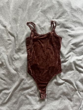 Samt-Body in Altrosa, Grösse S