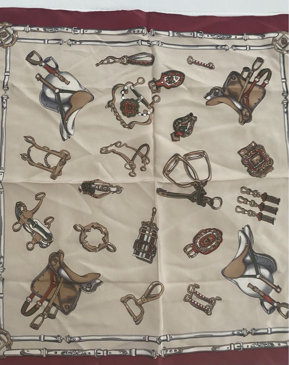 Codello Foulards, Tücher & Schals: Codello Seiden Foulard 🌸 – Gebraucht aus Opfikon von Luis144 1