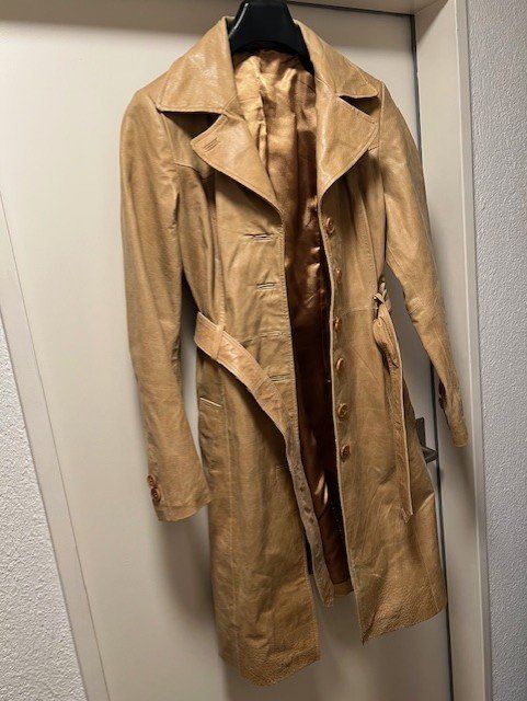 H&M Mäntel: Schöner Damen-Ledermantel, beige ! – Gebraucht aus Aarau von Fredy051 3