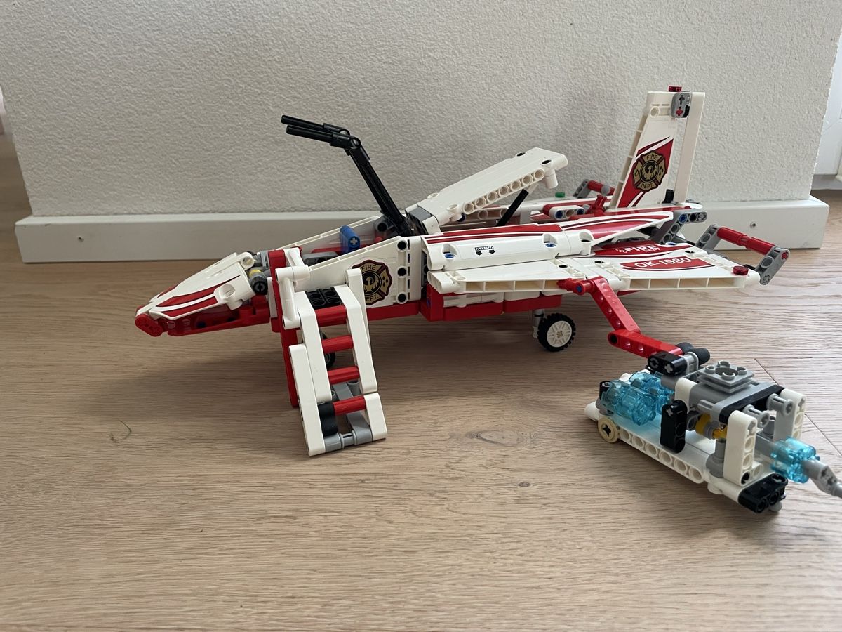 Lego Kit di costruzioni: Lego technic 42040 Löschflugzeug komplett – Usato da Wabern venduto da libera82 2