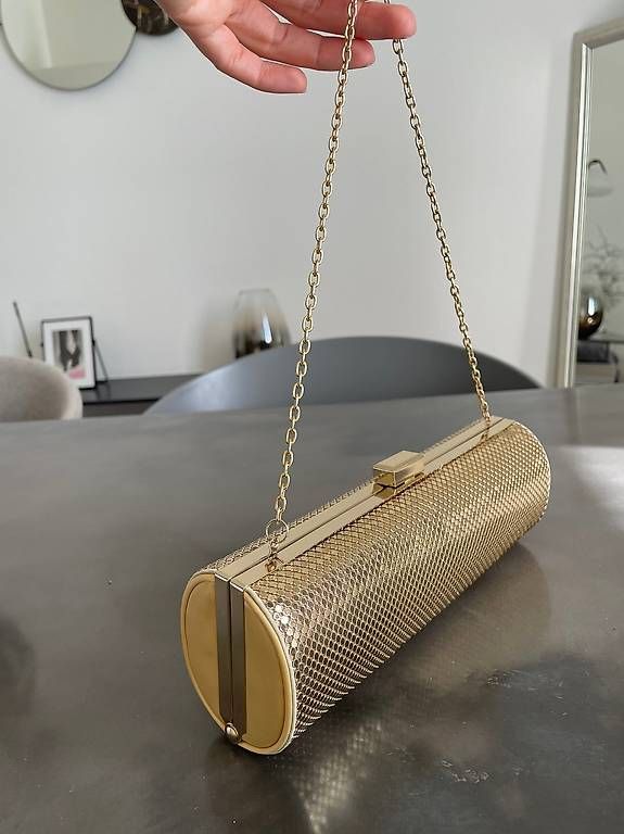 Borse da donna: BCBG MAXAZRIA gold pouch – Usato da Lausanne venduto da generation 2