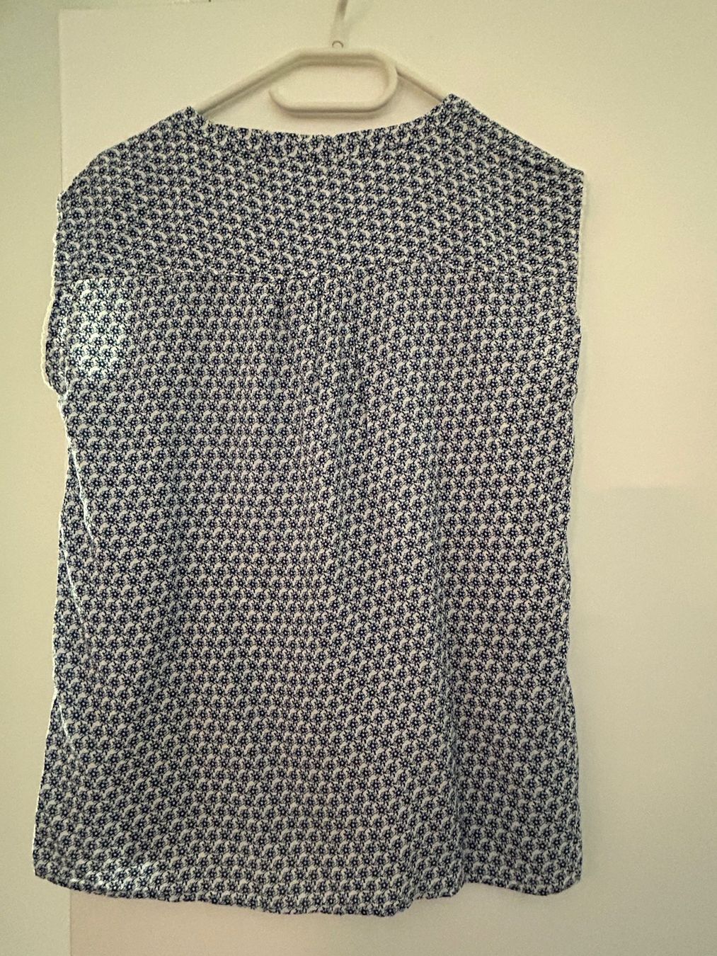 Maison 123 Camicette: Ärmellose Bluse von 1.2.3 Paris – Usato da Zürich venduto da silbe4 1