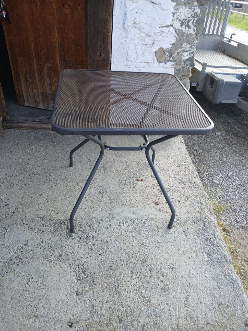 Tavoli: Metall Tisch – Usato da Obfelden venduto da Alf2005 1