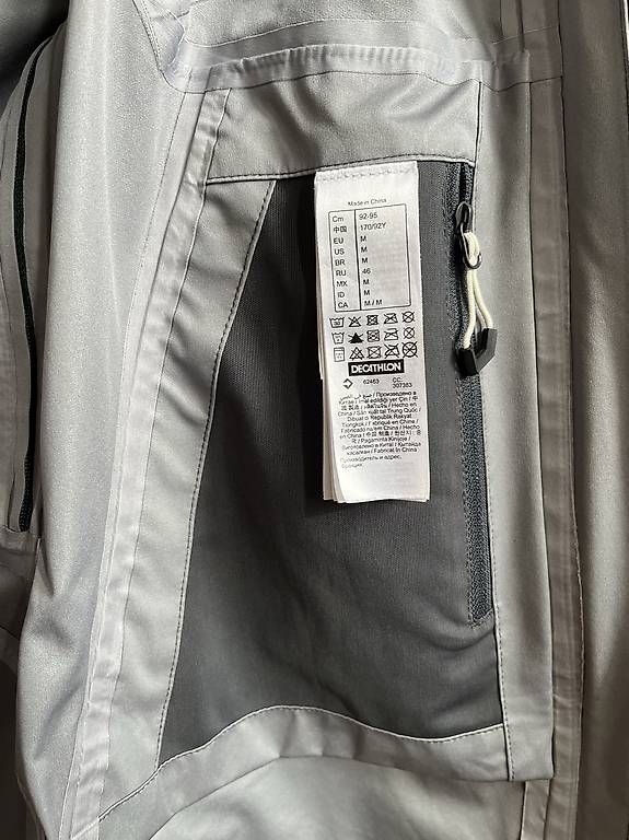 Decathlon Jacken: Regenjacke Quechua hardshell – Gebraucht aus Biel/Bienne von g.vasine 2