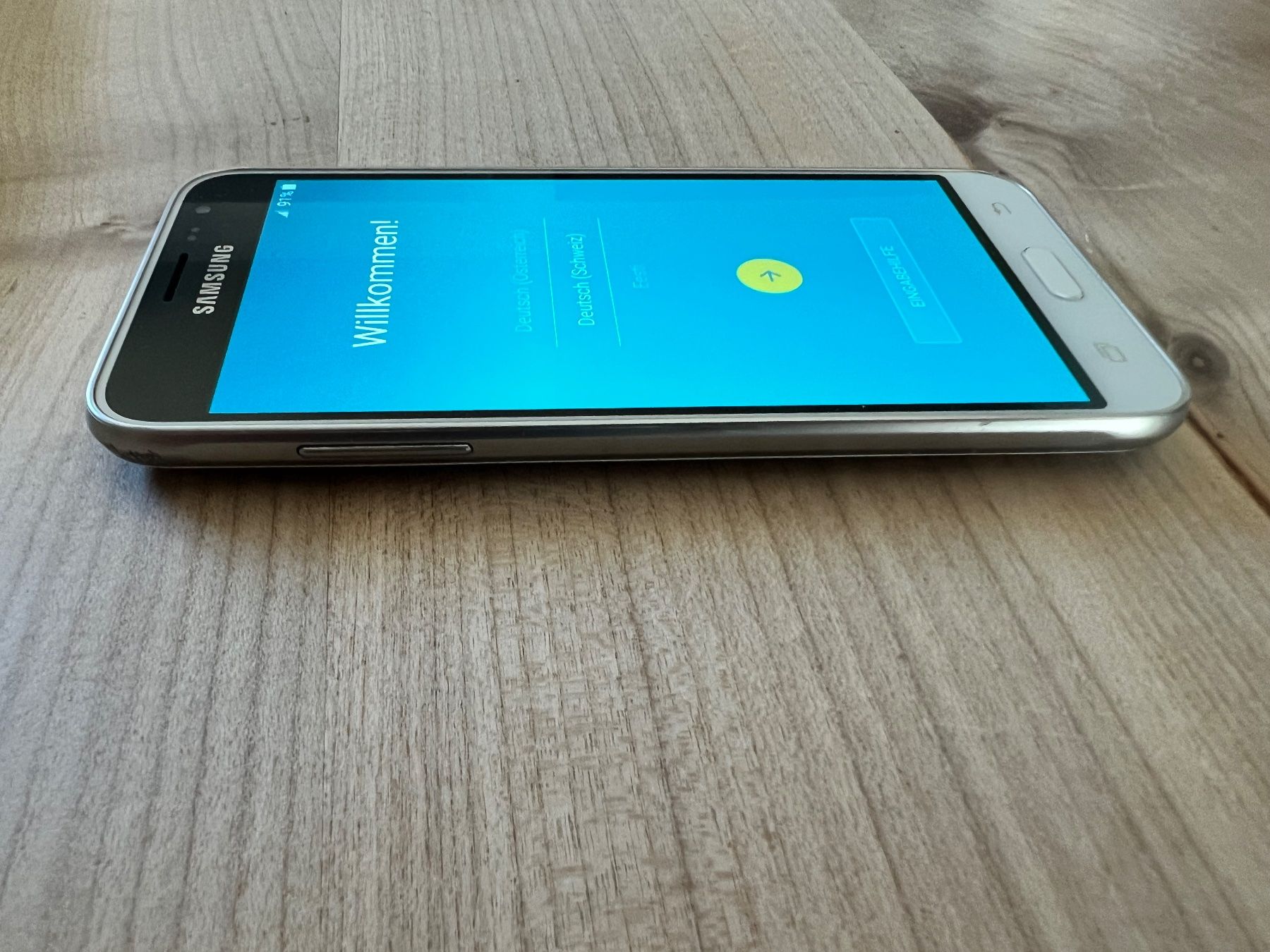 Samsung Handys / Smartphones: Samsung Galaxy J3 (2016) weiss – Gebraucht aus Burgdorf von A006972 5