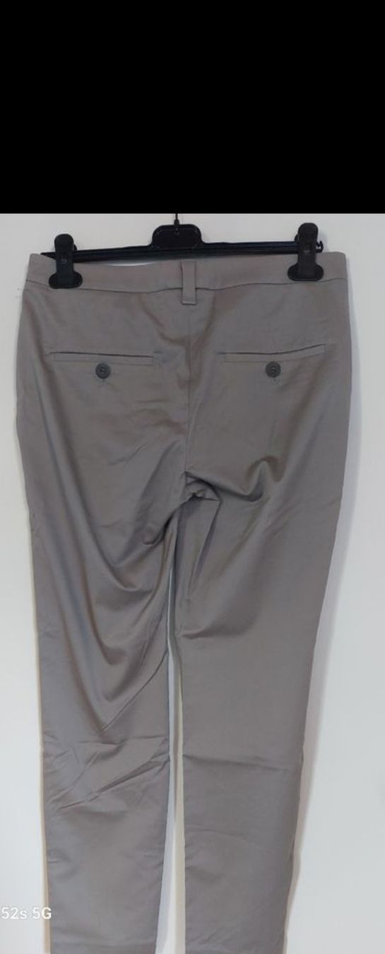 Brunello Cucinelli Pantaloni: Brunello Cucinelli Hose, hellgrau, Gr. 36 - Top Zustand! – Usato da Münchenstein venduto da luksack 1