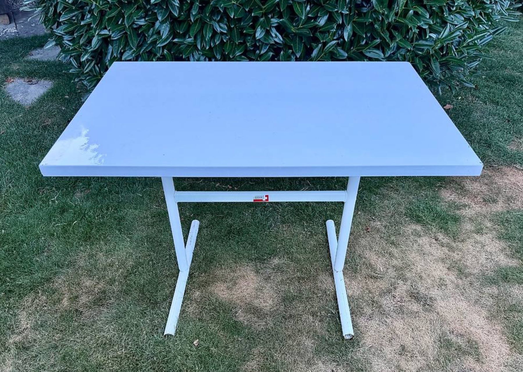 Schaffner Tables: Schaffner Metalltisch - 100 × 65 cm – D'occasion à Riedtwil par amRing