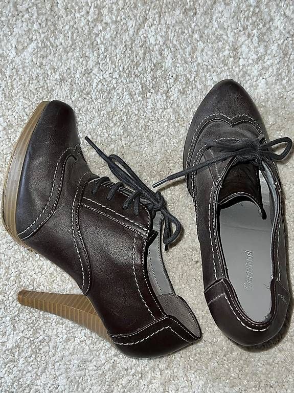 Scarpe da donna: Ankle Boots Absatzschuhe braun Gr. 37 – Usato da Berg TG venduto da LilBobaa