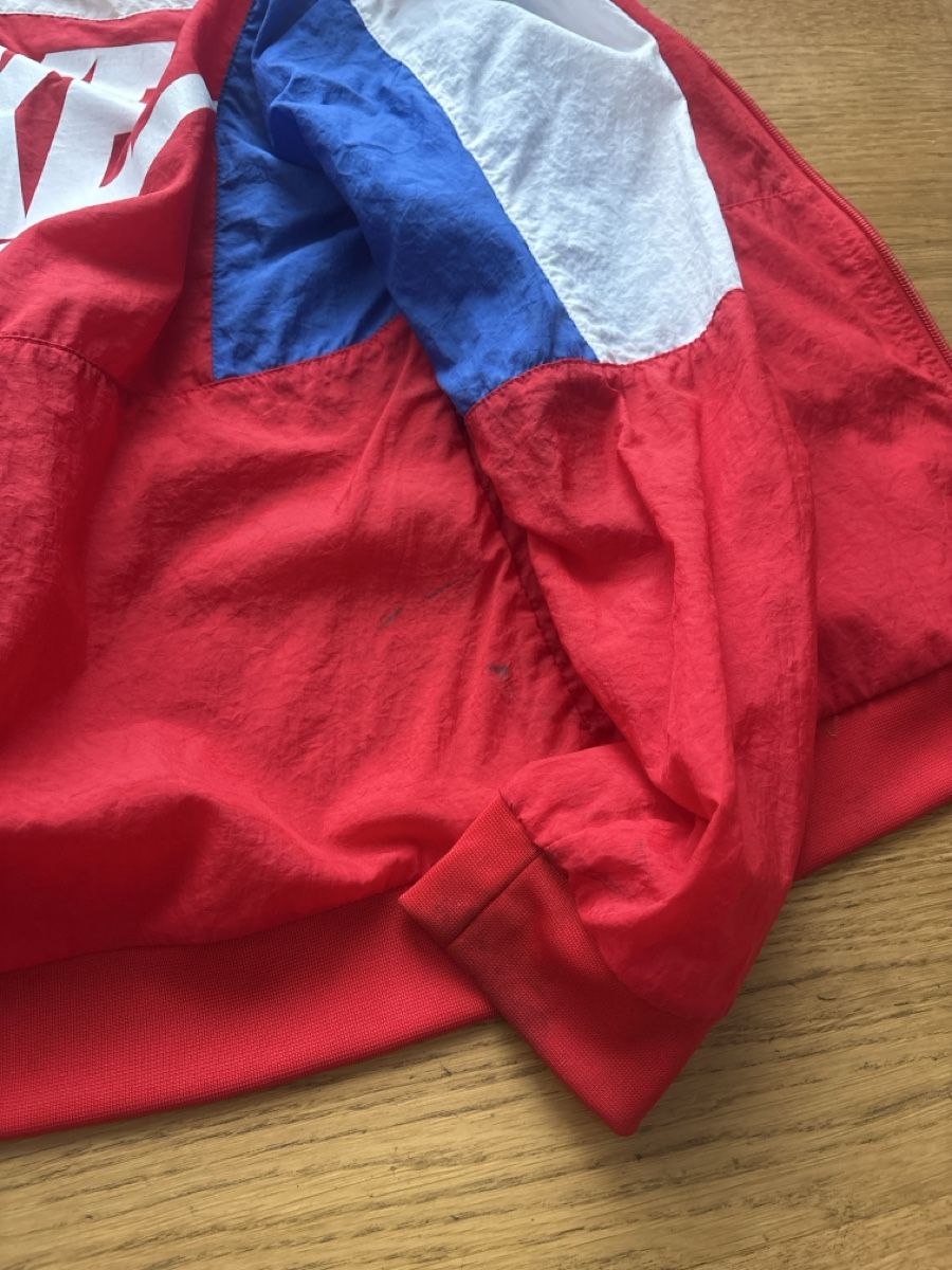 Nike Giacche: Nike Windbreaker, Kindergrösse 147 - 158cm – Usato da Maienfeld venduto da jar_n9qt 1