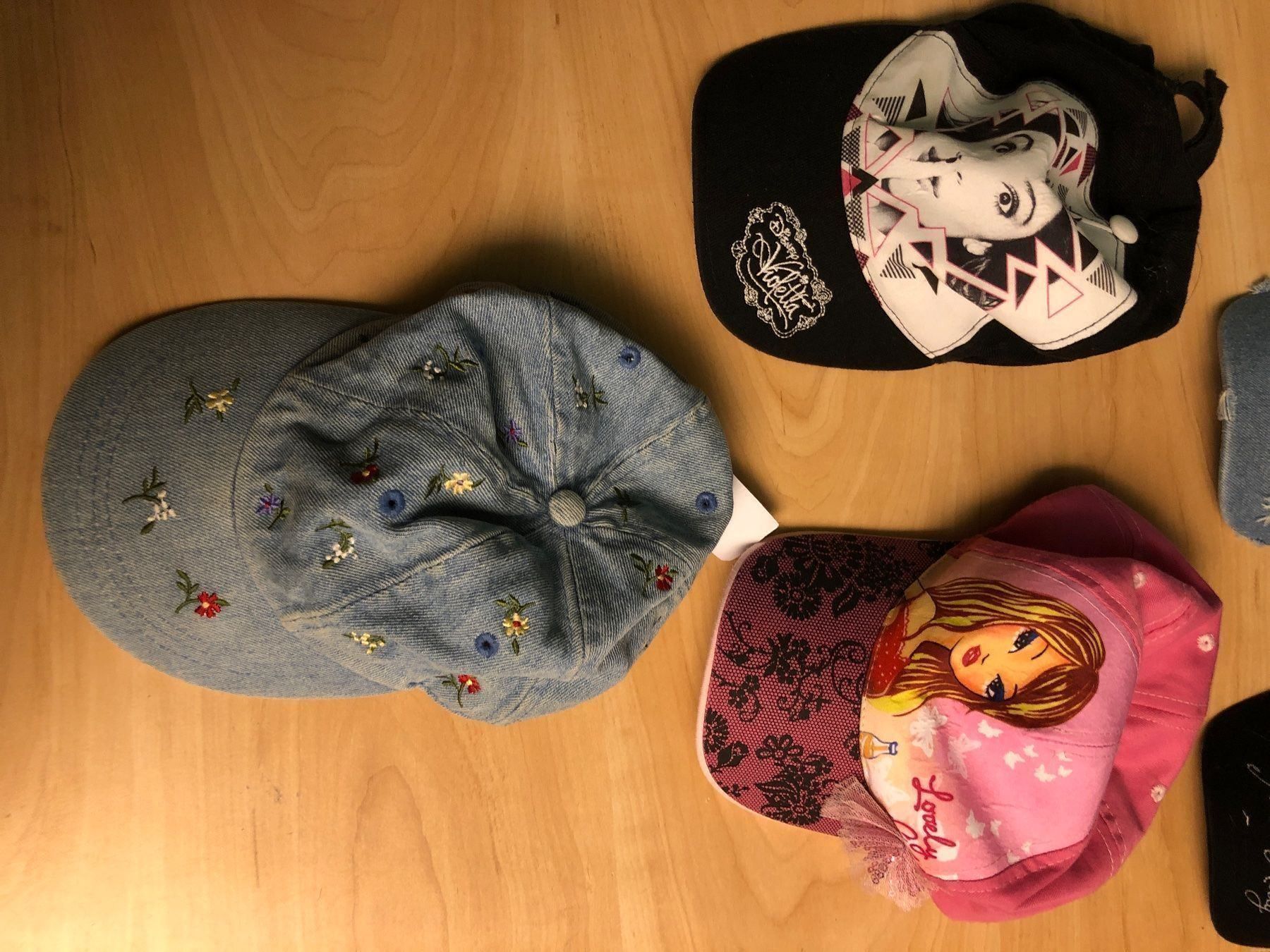 Altro abbigliamento per bambina: 5 süsse Caps/Sonnenhüte Gr.52/54cm – Usato da Obergerlafingen venduto da cabo4 1
