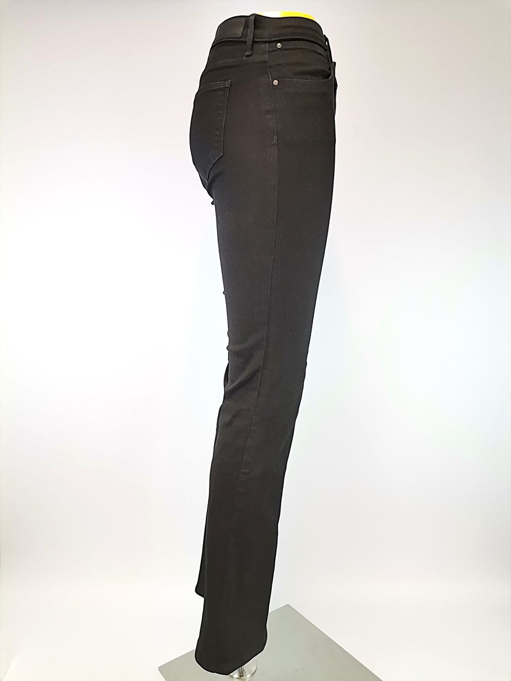Wrangler Jeans: WRANGLER Damen Jeans Schwarz – Usato da Schaffhausen venduto da Restwert_SH 1