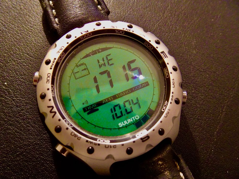 Montre SUUNTO X-LANDER - État Excellent - Bracelet Cuir - Fonctions Outdoor