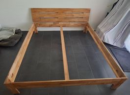 Massives Holz-Bettgestell 180x200cm, Top Zustand!