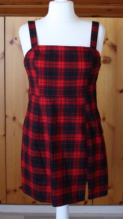 Trägerkleid DIVIDED rot-schwarz Gr. 46 NEU