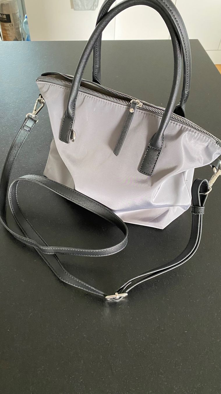 Borse: Tasche RUE 09 – Usato da Starrkirch-Wil venduto da sclupain