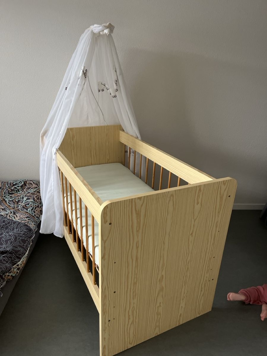 Letti: Schönes Holzbabybett – Usato da Wallisellen venduto da Leloxa