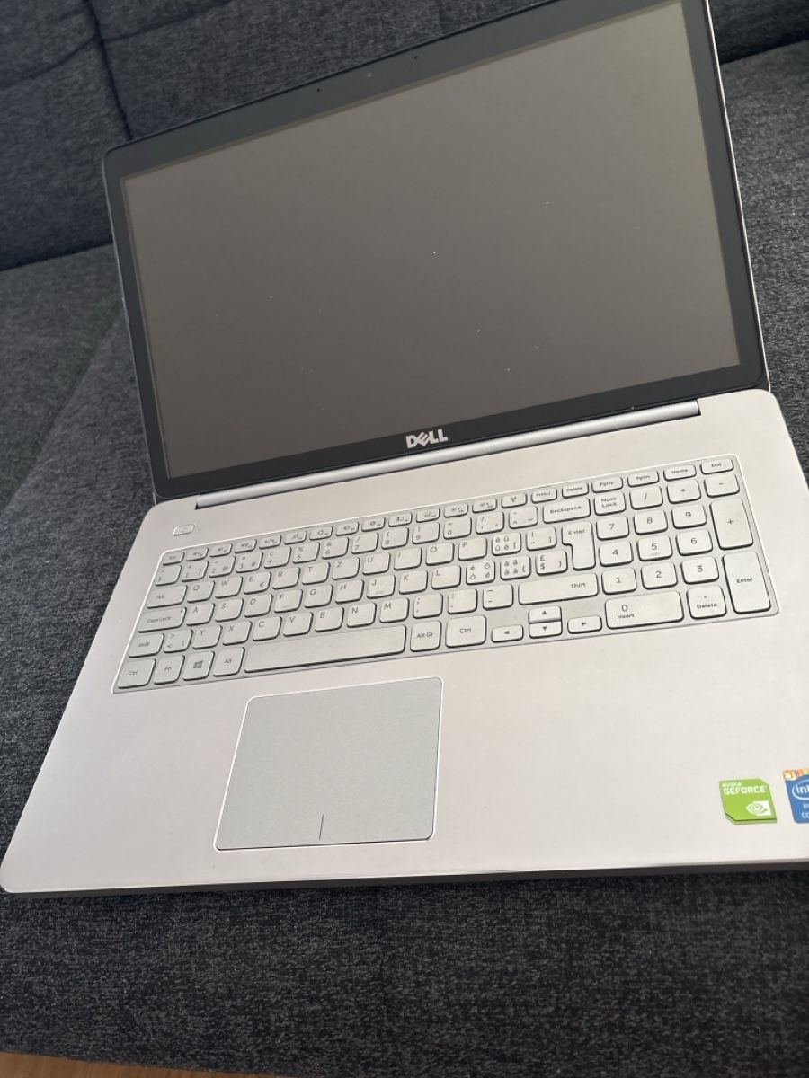 Dell Notebook: Dell Inspiron 17 Laptop – Usato da Wil SG venduto da joejoee
