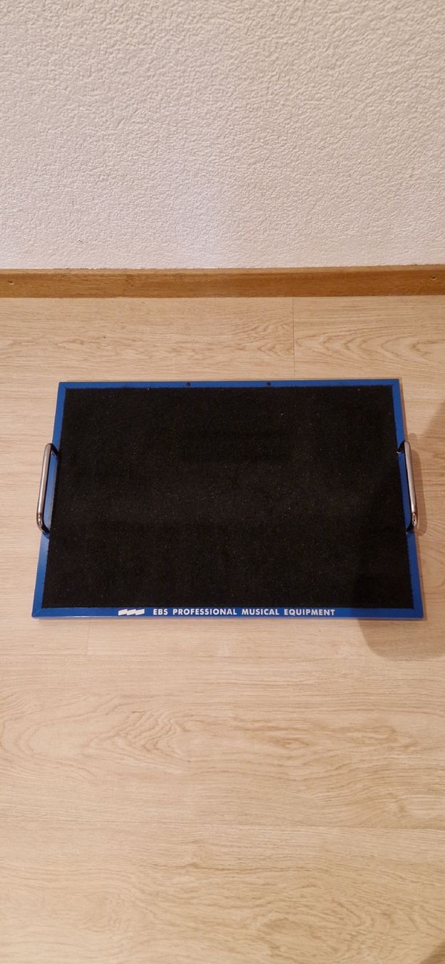 Strumenti musicali: EBS Pedalboard – Usato da Niedermuhlern venduto da Mahkah.65 4