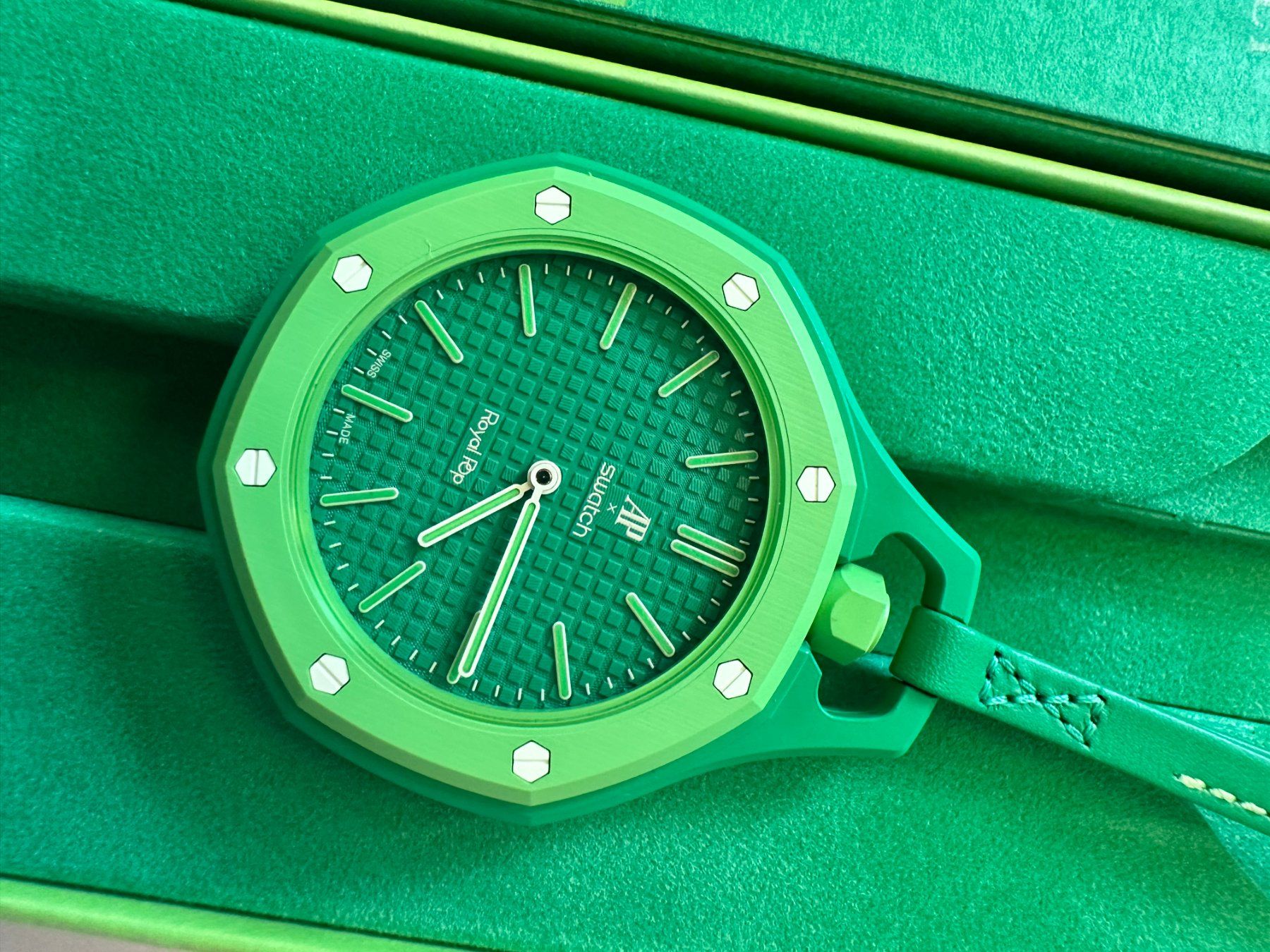 Swatch Orologi: AP x Swatch Uhr – Nuovo (secondo la descrizione) da Kriens venduto da alp_8kd9 2