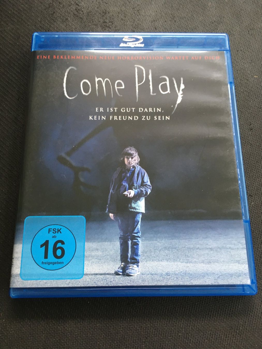 Tutti i DVDs: Come Play [Blu-ray] – Usato da St.Gallen venduto da MedienJoe