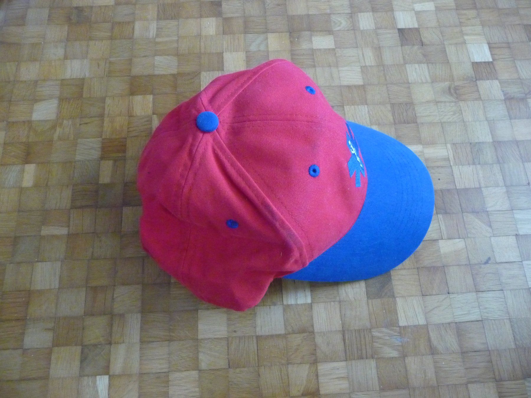 Sonstige Kleidung & Accessoires: Cap Sanität – Gebraucht aus Rapperswil SG von 1035f 1