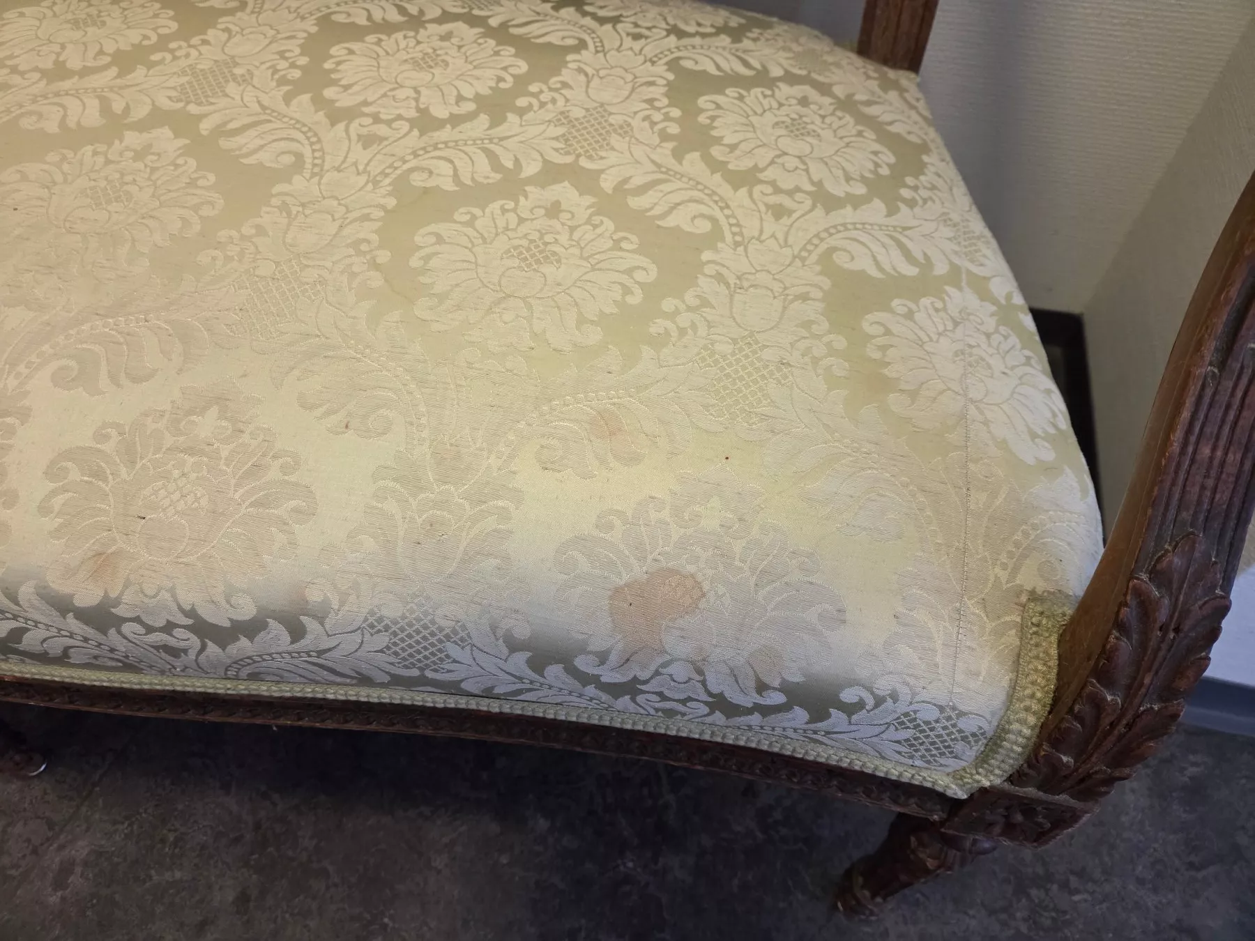 Sofas: altes Sofa – Gebraucht aus St. Gallen von Razoon77 1