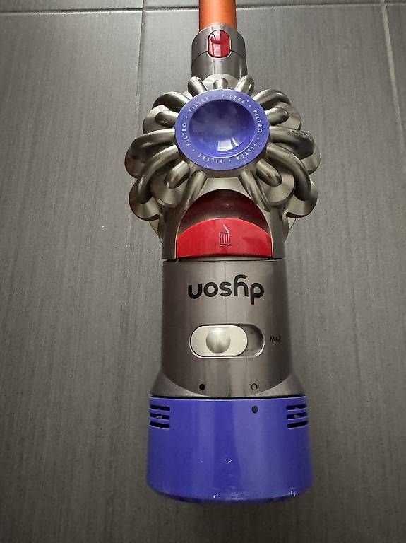Staubsauger & Zubehör: Aspirapolvere - Dyson SV10 – Gebraucht aus Osogna von mat_yjv7 2