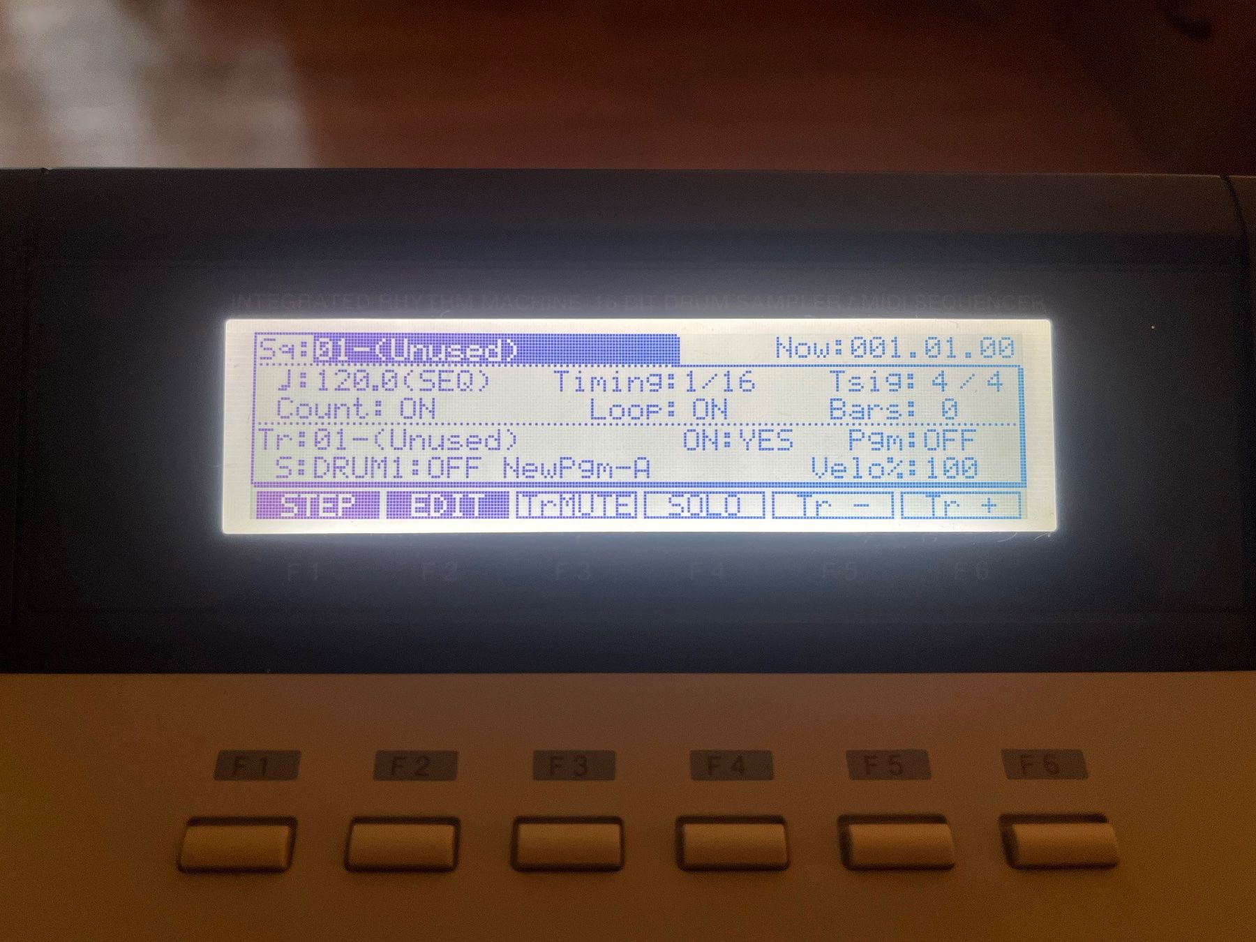 Akai Instruments de musique: Akai MPC 2000 XL – D'occasion à Zürich par datmax 2