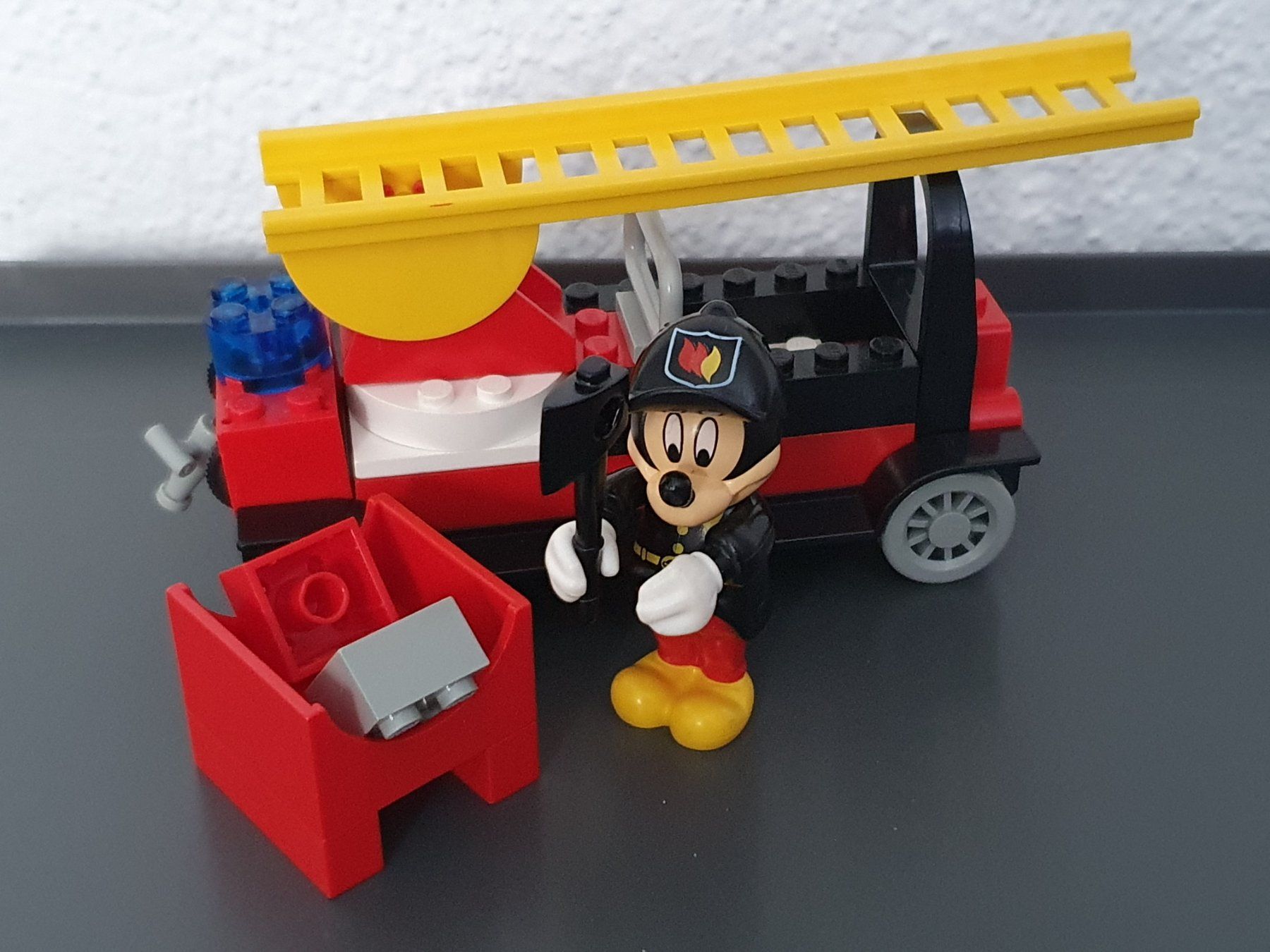 Lego Kit di costruzioni: LEGO 4164 Mickey's Fire Engine (2000) – Usato da Alpnach Dorf venduto da Burnbuster 1